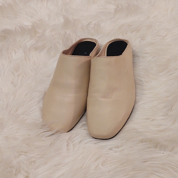 Urban Outfitter NWOT Mules Square Toe Minimal 90’s - Picture 2 of 7